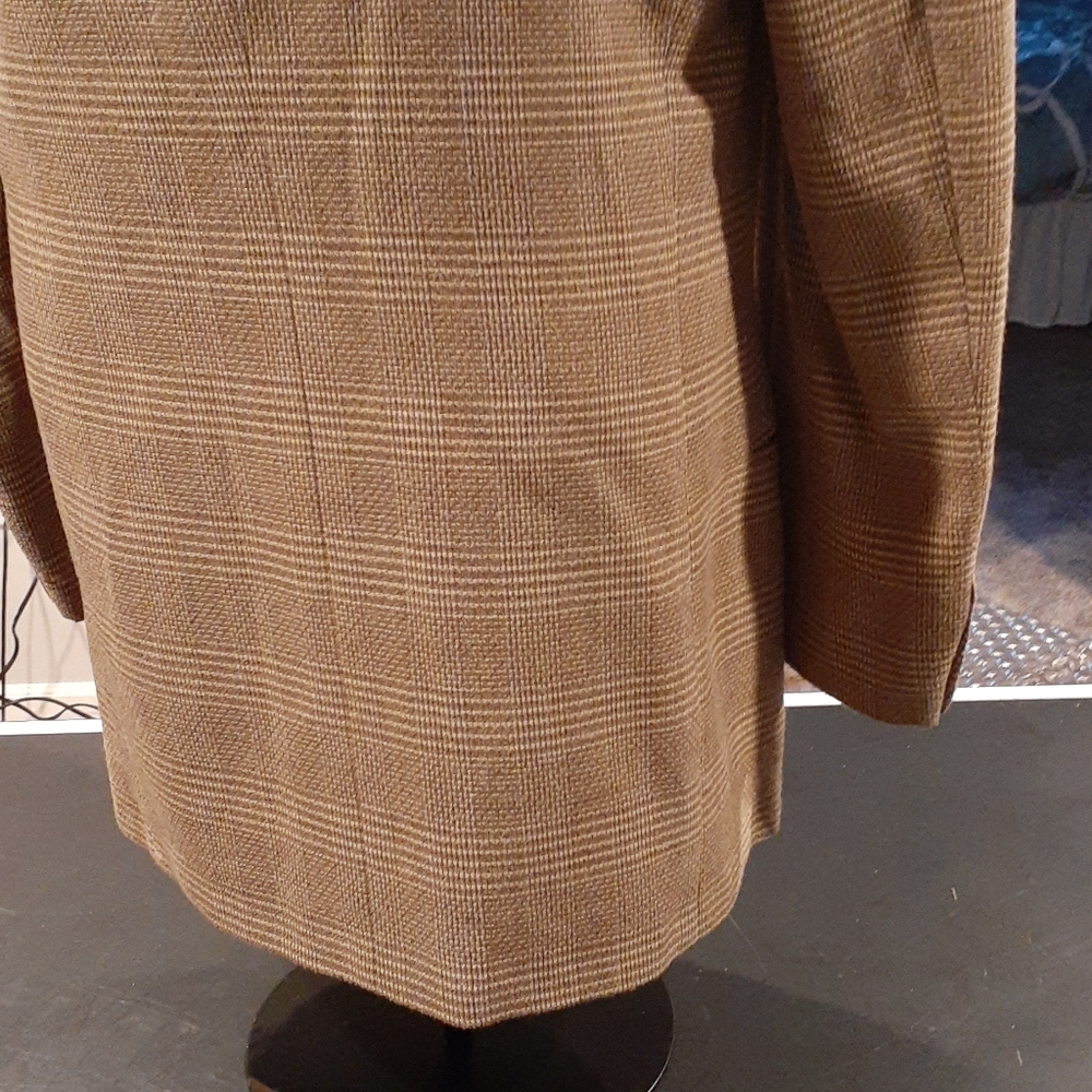 Superb Men Sport Coat Sold by Neiman Marcus 42L - Picture 6 of 12